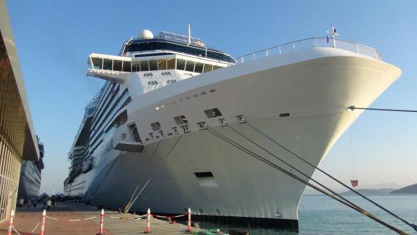Eşcinsel turistler Kuşadası'nı hareketlendirdi