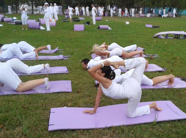 İzmit'te 200 kişiyle yoga festivali