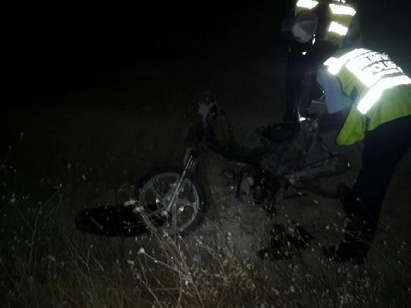 Motosiklet otomobille çarpıştı: 1 ölü