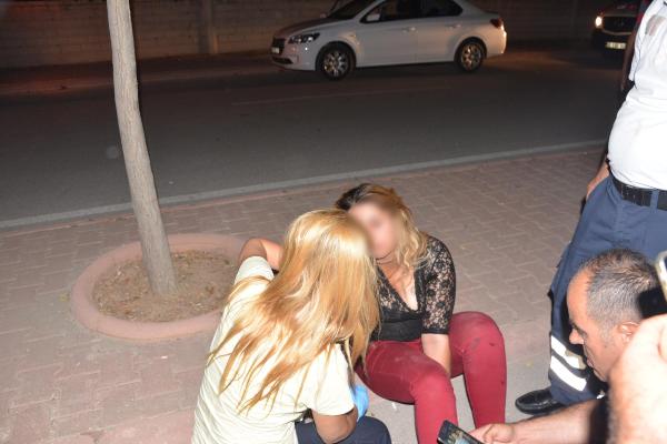 Kaldırımda baygın bulunan kadın hastaneye kaldırıldı