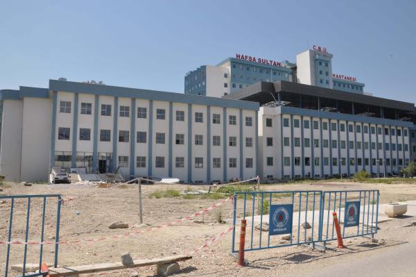 Üniversite hastanenin ek binası dere yatağına yapılmış