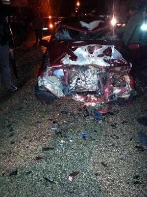 Otomobille motosiklet çarpıştı: 1 ölü, 2 yaralı