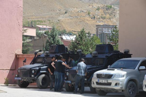 Hakkari Belediye Eş Başkanları adliyeye sevk edildi