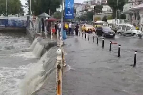 Üsküdar Sahili'nde yine aynı manzara