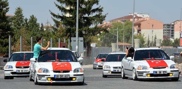 Kayseri’de şehitler için 300 araçlık konvoy