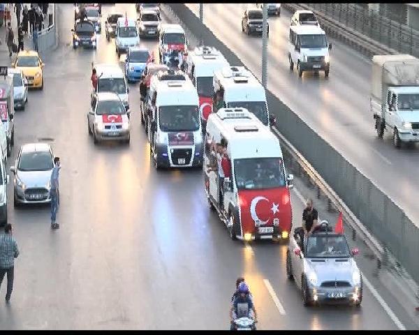 Şehitler için 100 araçlık konvoy oluşturdular