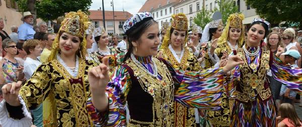 Fransa'da kültürleri buluşturan festival...