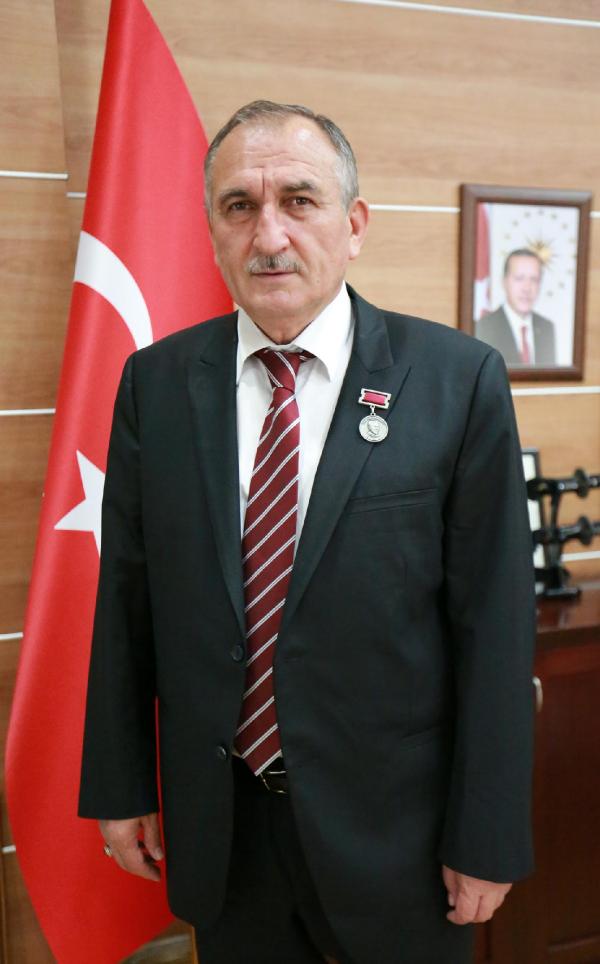 Bolu Belediye Başkanı Yılmaz'a Türk Dünyası' madalyası