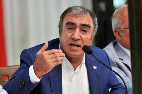MHP'li Öztürk'ten Cumhurbaşkanı Erdoğan'a: Sınırlarınıza çekilin, biz de saygı gösterelim