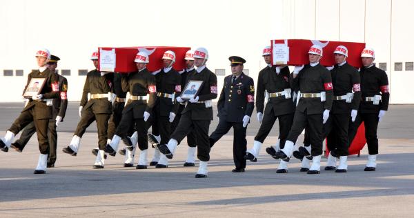 Şemdinli'de askere bombalı tuzak: 2 şehit, 5 yaralı (5)