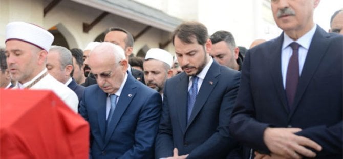 Atatürk düşmanının tabutuna Türk bayrağı