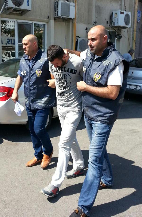 Polis gibi davranıp Suriyelilerin parasını almışlar