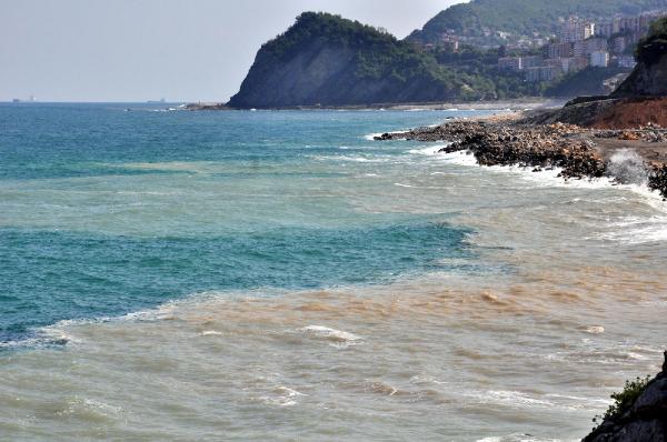 Yol çalışmasında deniz kirliliğine tepki