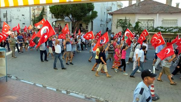 Burhaniye'de terörü protesto