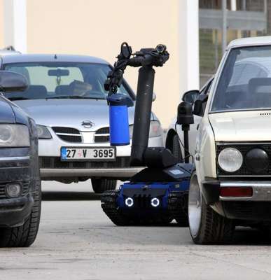Otoparka bırakılan termos, bomba paniğine yol açtı