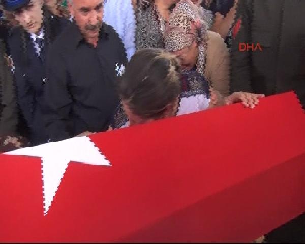 Şehit Astsubay Kenan Ceylan'ı, Zile'de 5 bin kişi uğurladı (2)
