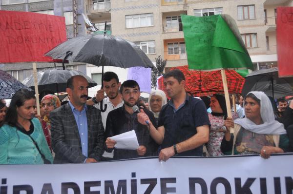 Hakkari'de 'İrademe dokunma' yürüyüşü