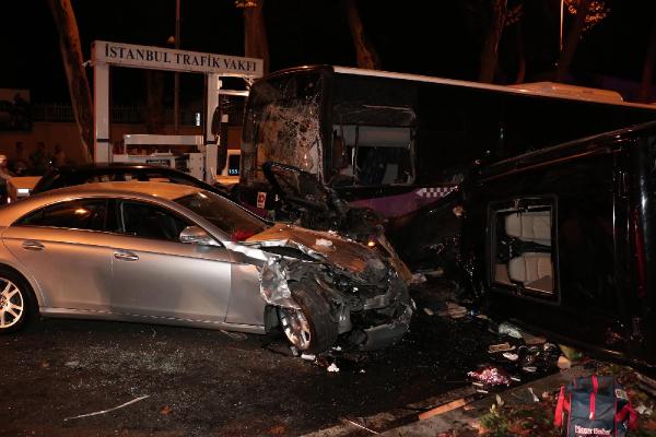 (FOTOĞRAF) Beşiktaş'ta zincirleme kaza: 2 ölü, 3'ü ağır 7 yaralı...