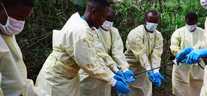 Eboladan ölenlerin sayısı bini geçti