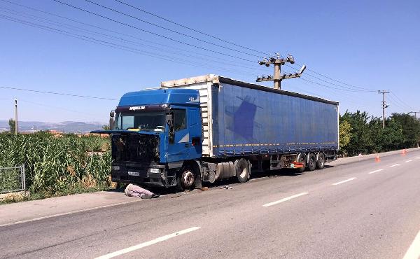 Şehit madencilerin yakınlarını taşıyan otobüs kaza yaptı: 2 yaralı