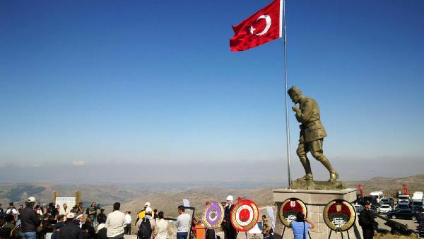 Binlerce kişi Zafer için yürüdü (2)
