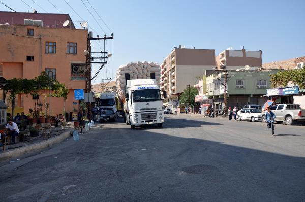 Gece silah seslerinin yükseldiği Silvan'da gündüz hayat normale döndü