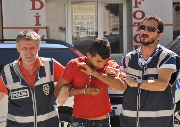 Bıçaklı gaspçı yakalandı