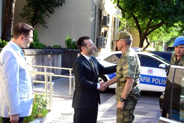 Jandarma Genel Komutanı Orgeneral Mendi, Diyarbakır'da