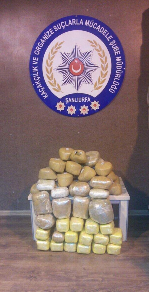 Şanlıurfa’da otomobilde 60 kilo esrar ele geçirildi