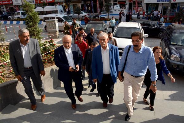 İHD başkanlığındaki heyet Hakkari'de