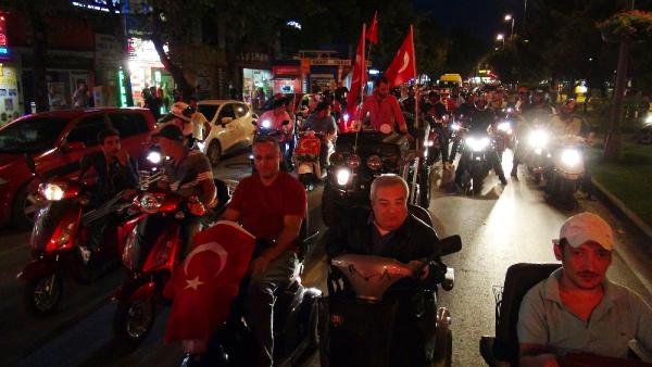 Adapazarı'nda teröre tepki için 500 araçlık konvoy