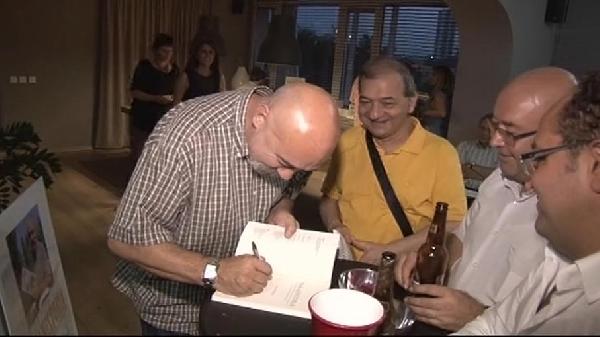 Osman Şenkul'un yeni kitabı "Parahistoria" için kutlama yemeği yapıldı
