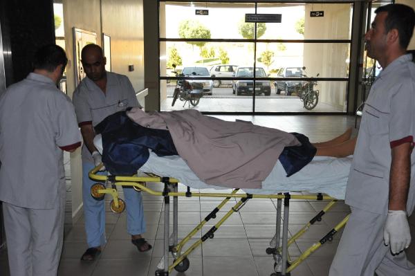 Besni’de otomobil devrildi: 1 ölü, 2 yaralı
