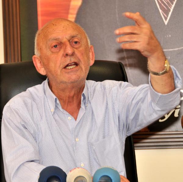 Sel suları kaçak çöp dağını ortaya çıkardı (3)