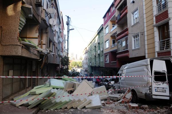 Ek fotoğraflar // Küçükköy'de parke imalathanesinde sanayi tüpü patladı: 9 yaralı