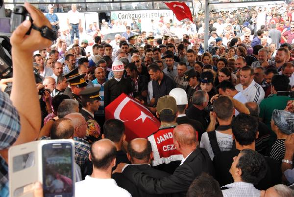 Tuğgeneral Özkürkçü: Şehitlerin cenaze töreni talep edilen yerde yapılmaktadır