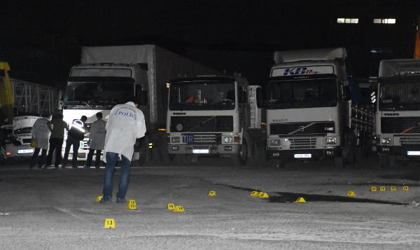 Bağcılar'da TIR garajına ateş açıldı: 1 yaralı