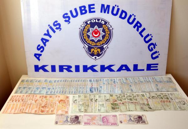Yardım kolisi getirdiklerini söyleyip yaşlı kadını dolandırdılar