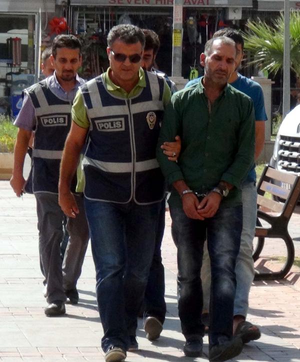 Mersin'de polise molotofkokteyli atanlar  yakalandı