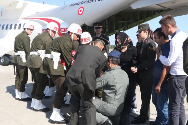 Trafik kazasında hayatını kaybeden Uzman Onbaşı, yarın toprağa verilecek