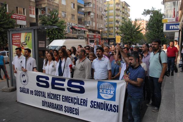 Cizre'de öldürülen hemşire için oturma eylemi