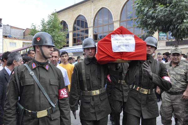 Kaza şehidi uzman çavuşun baba evinde yas (2)