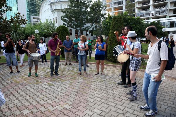 Üç Beş Ağaç Kervanı 'doğa ve barış' için Mersin'de