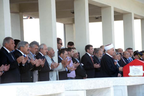 Kılıçdaroğlu, şehit cenazesine katıldı