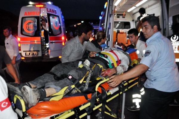 Minibüs ile otomobil çarpıştı: 6 yaralı