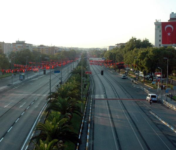 30 Ağustos Zafer Bayramı nedeniyle İstanbul'da bazı yollar trafiğe kapatıldı