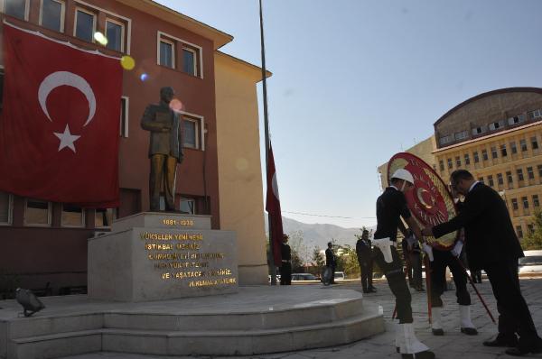 Hakkari'de 30 Ağustos Zafer Bayramı kutlandı