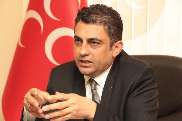 Manisa'da Zafer Bayramı'nda tören yürüyüşü tartışması