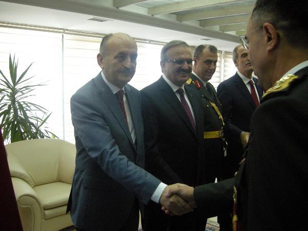 Müezzinoğlu: O saz çalan el diğer taraftan tetiklere talimat veriyordu