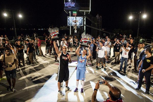İzmirli basketçi Kıvanç yine zirvede